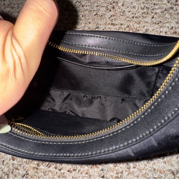 JW PEI Women's Carly Saddle Bag Black - Picture 6 of 6